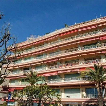 Spacieux 2p Renove Face Avec Terrasse Et Garage - Fr-1-196-381 Apartmán *