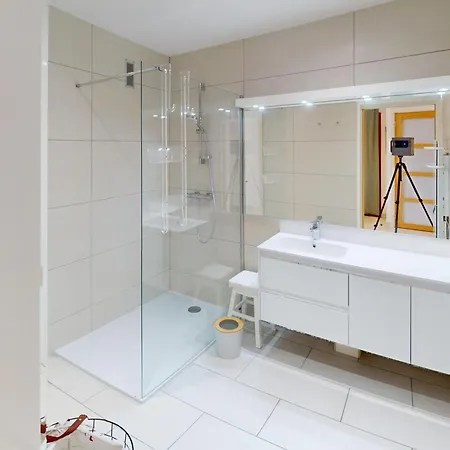 Apartamento Spacieux 2p Renove Avec Climatisation, Terrasse Et Balcon Face - Fr-1-196-381 *